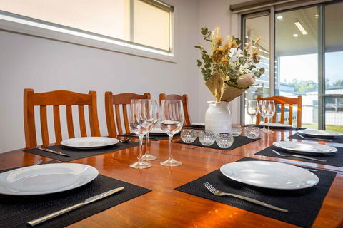 Kulang Lodge - Accommodation Directory 2