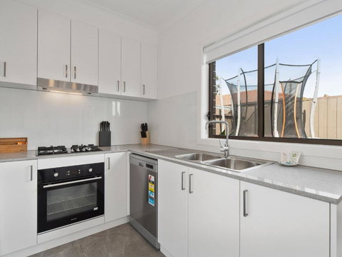 Rosebud Beachside Gem - Accommodation Directory 3