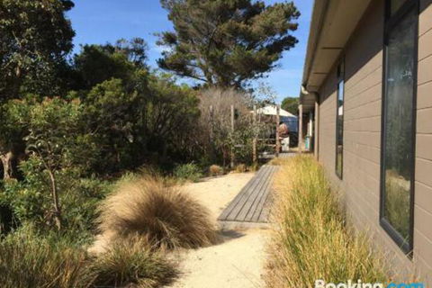 3 Anderson Avenue Sandy Point - Accommodation Directory 0