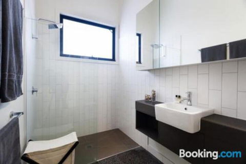 3 Anderson Avenue Sandy Point - Accommodation Directory 1