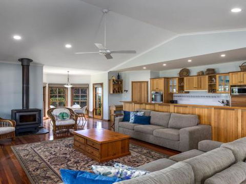 GULL HOUSE Kiama 4pm Check Out Sundays - Accommodation Directory 3