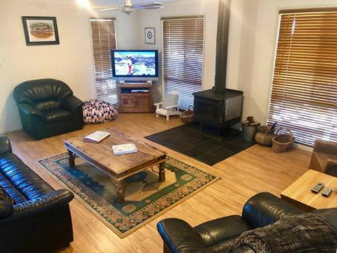 1 Tecoma Avenue Sandy Point - Accommodation Directory 0