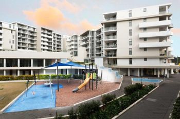 Executive Designer Apartment With Pool + Parking - Accommodation Directory 3