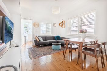 Picturesque Bellevue Hill 2BR Apt H452 - Accommodation Directory 0