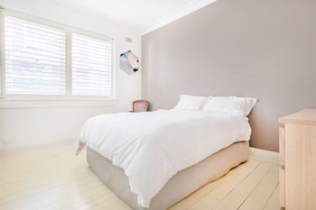 Picturesque Bellevue Hill 2BR Apt H452 - Accommodation Directory 4