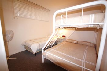 Radburn Unit 2 17 Ondine Close - Accommodation Directory 3