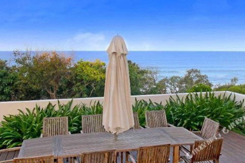 R & W Noosa Holidays 19 The Esplanade - Accommodation Directory 1