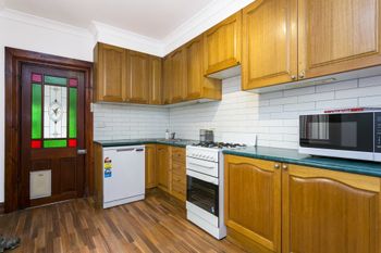 Spacious 3 Bedroom Minutes To CBD - Accommodation Directory 0