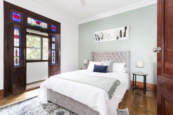 Spacious 3 Bedroom Minutes To CBD - Accommodation Directory 2