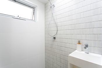 Spacious 3 Bedroom Minutes To CBD - Accommodation Directory 1