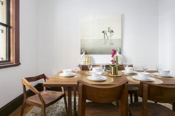 Spacious 3 Bedroom Minutes To CBD - Accommodation Directory 4