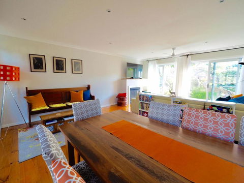 Alices Palace 2 Minute Walk To Lifeguard Patrolled Surf Beach - Accommodation Directory 1
