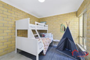 BEACHSIDE HIDEAWAY BONNY HILLS - Accommodation Directory 4