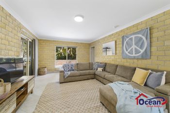 BEACHSIDE HIDEAWAY BONNY HILLS - Accommodation Directory 6