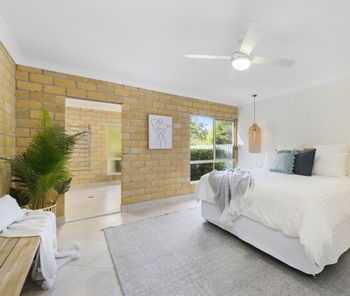BEACHSIDE HIDEAWAY BONNY HILLS - Accommodation Directory 1