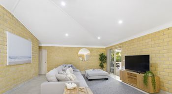 BEACHSIDE HIDEAWAY BONNY HILLS - Accommodation Directory 2