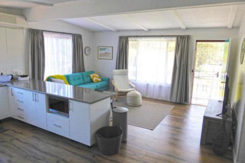 The Relax Shack At Culburra Beach Sleeps 7 - Accommodation Directory 3