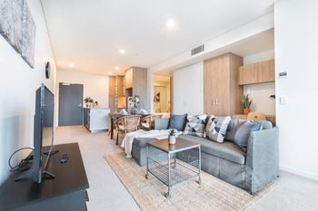 Executive Two Bedroom City Apartment With Views - Accommodation Directory 6