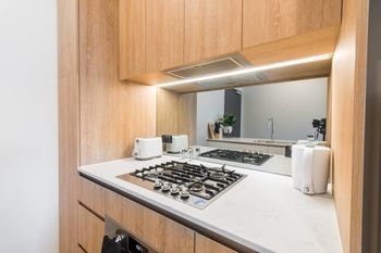 Executive Two Bedroom City Apartment With Views - Accommodation Directory 1