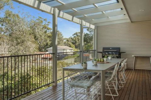 BEACH WITHIN REACH - Accommodation Directory 0