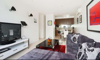 Smart Modern In St. Kilda - Accommodation Directory 0