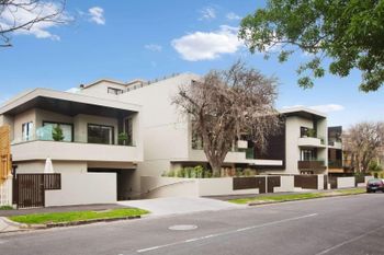 Smart Modern In St. Kilda - Accommodation Directory 6