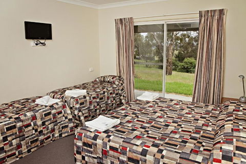 BATHURST GOLDFIELDS MOTEL On MOUNT PANORAMA - Accommodation Directory 5