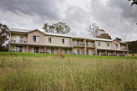 BATHURST GOLDFIELDS MOTEL On MOUNT PANORAMA - Accommodation Directory 1