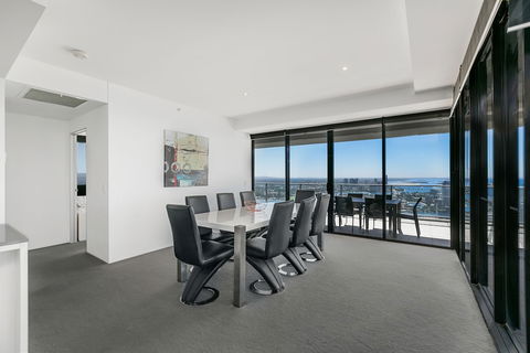 Apartment Stay - Circle On Cavill - Accommodation Directory 4