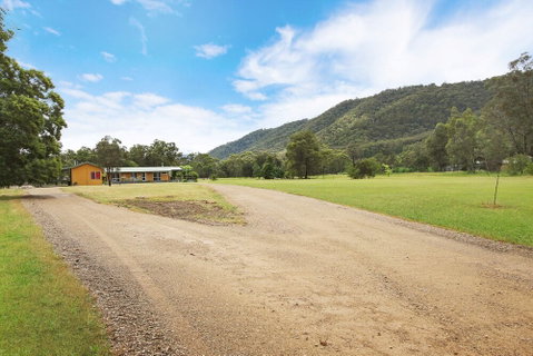 Feathertop Views And Dorm - Accommodation Directory 0