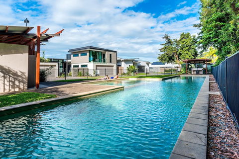 Blue Lagoon Villa B - Accommodation Directory 3