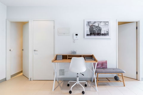 Ella, 1BDR Melbourne Apartment - Accommodation Directory 5