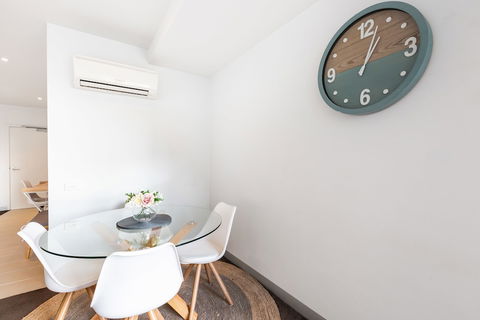 Ella, 1BDR Melbourne Apartment - Accommodation Directory 4