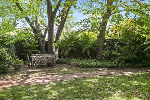 Boutique Stays - Frankie's Place - Accommodation Directory 6