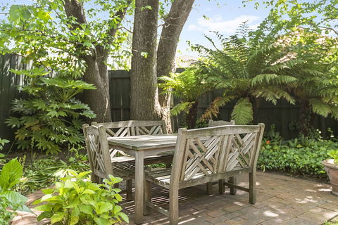 Boutique Stays - Frankie's Place - Accommodation Directory 2
