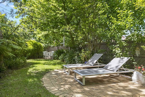 Boutique Stays - Frankie's Place - Accommodation Directory 1