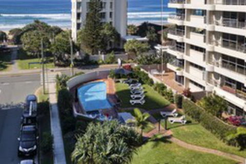 Surfers Chalet - Accommodation Directory 0