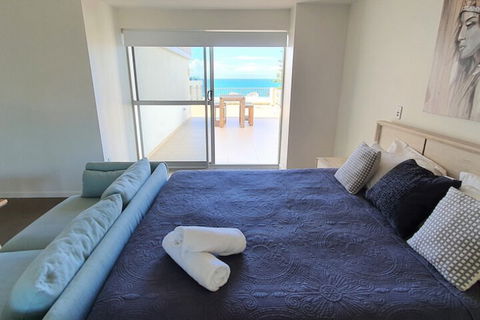 Surfers Chalet - Accommodation Directory 7