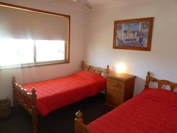 Sails Beach House Apartments Pottsville Beach - Accommodation Directory 4