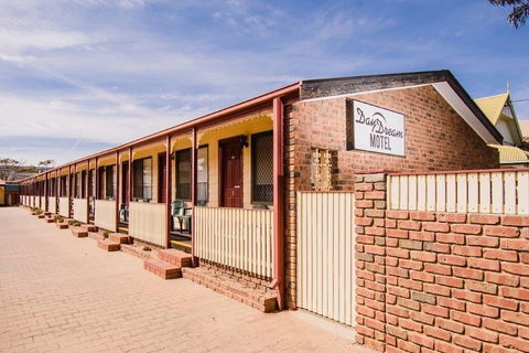 Daydream Motel And Apartments - Accommodation Directory 3
