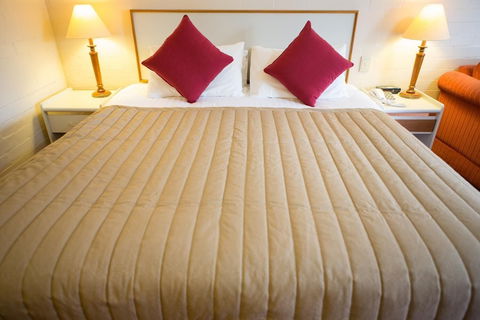 Club Motel - Accommodation Directory 6