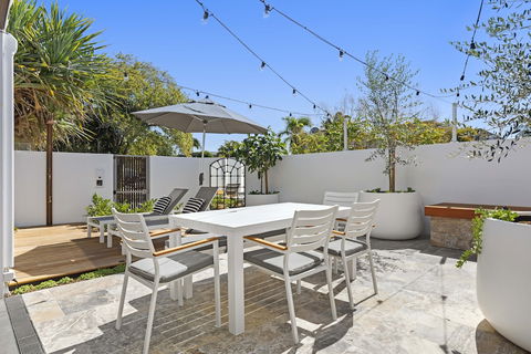 Alamode - Accommodation Directory 1