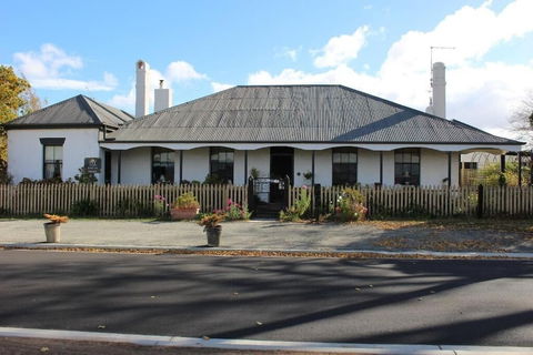 Ivy On Glenelg - Accommodation Directory 1