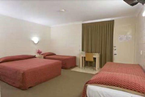 Nambour Lodge Motel - Accommodation Directory 4