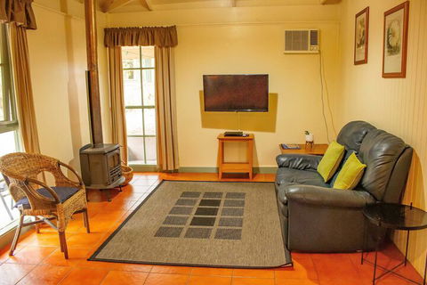 Kalimna Woods Cottages - Accommodation Directory 7