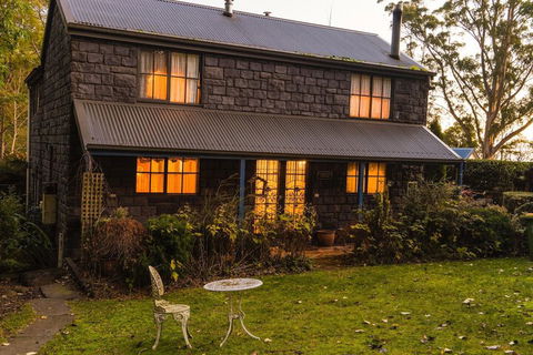 Observatory Cottages - Accommodation Directory 1