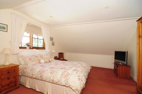 Daisy Cottage - Accommodation Directory 4