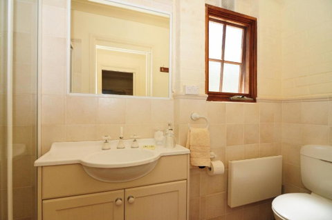 Daisy Cottage - Accommodation Directory 6