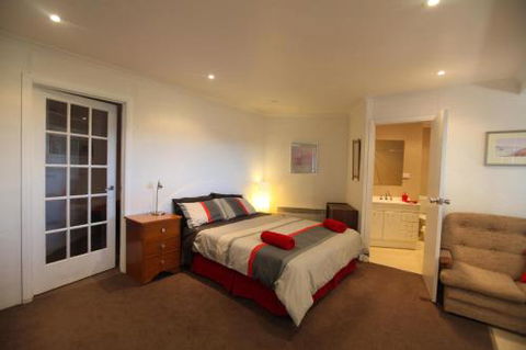 Northgate House Apartment - Accommodation Directory 4