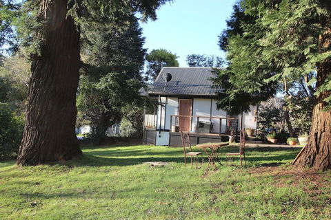 Olinda Country Cottages - Accommodation Directory 1